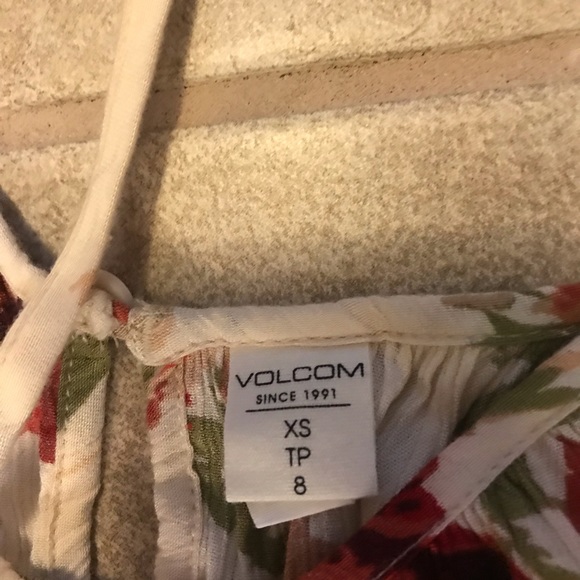 Volcom top - Picture 4 of 4